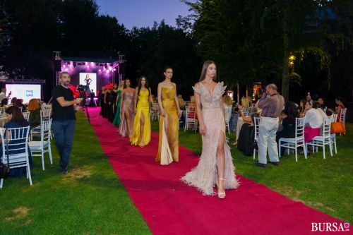 Branduri, poveşti de succes, eleganţă şi rafinament; Celebrarea excelenţei feminine la Gala BURSA „She Leads”